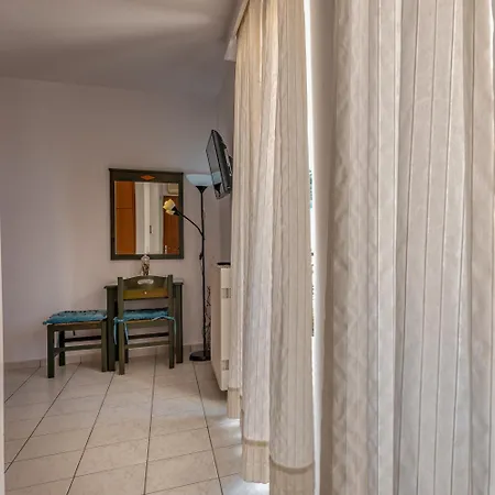 Boutique Seaview Apts Апартаменты *